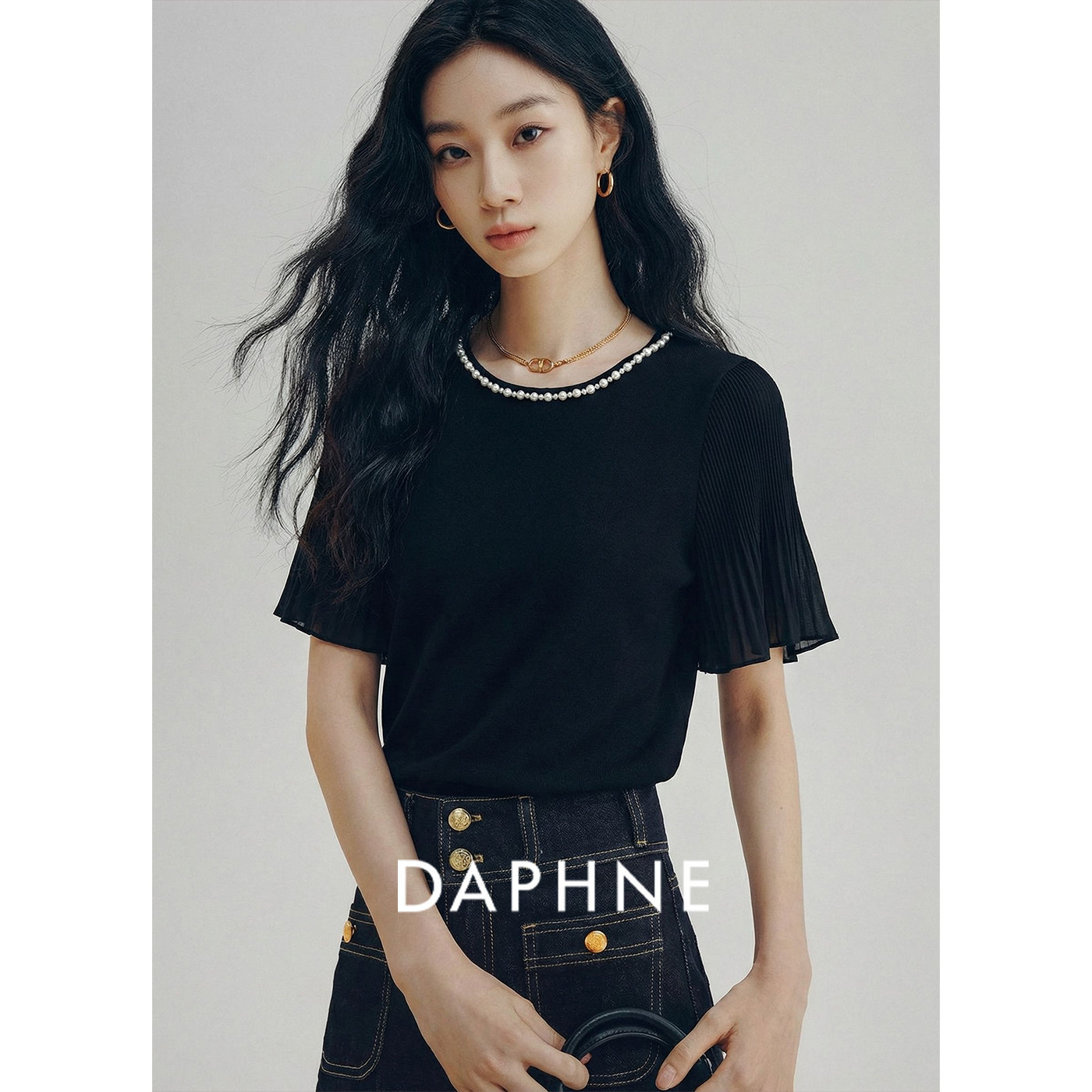 Daphne达芙妮法式气质钉珠针织衫女2026夏薄款宽松显瘦喇叭袖T恤