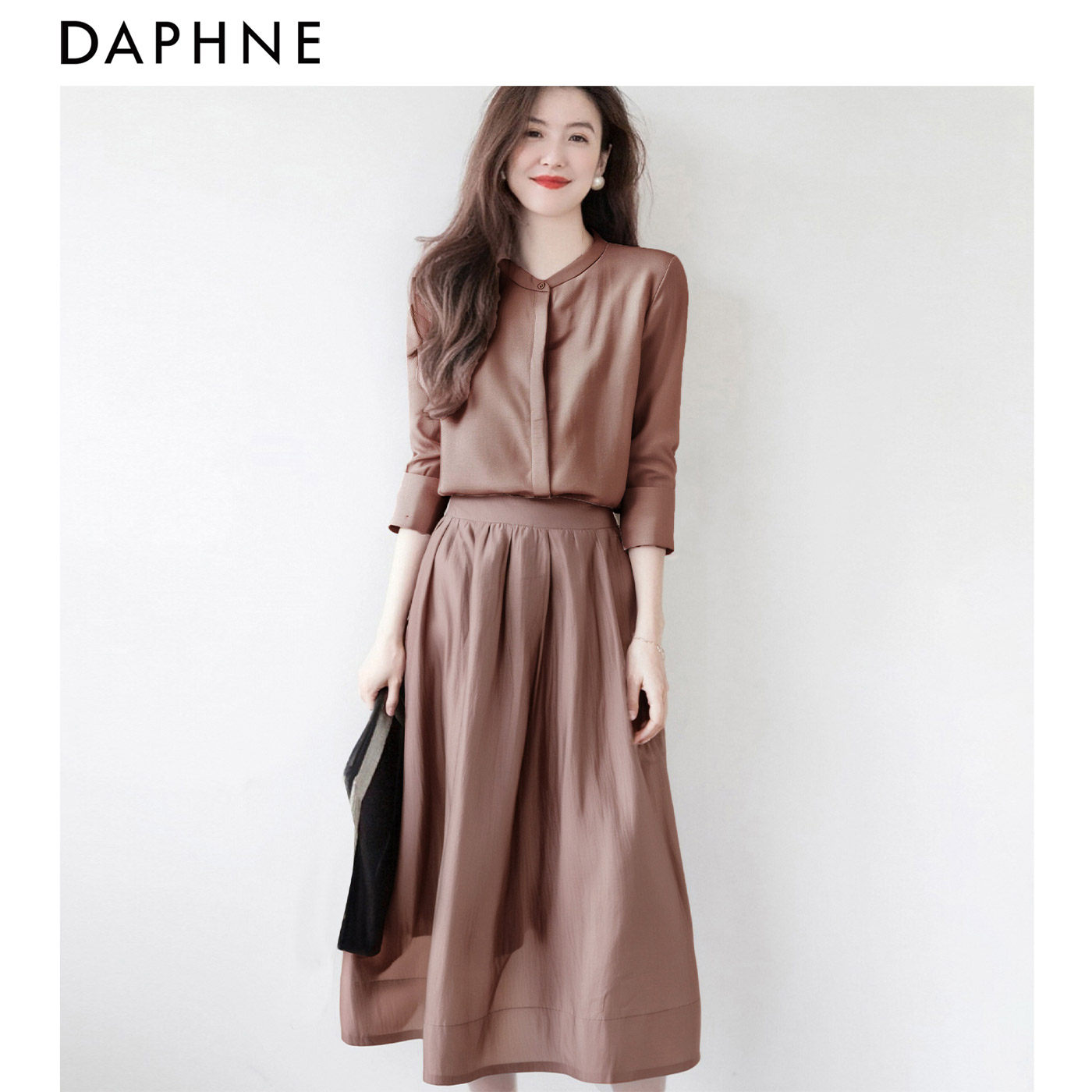 Daphne/达芙妮2026年秋新款棉丝柯根长袖花式上衣+垂感半身裙套装 - 实物图
