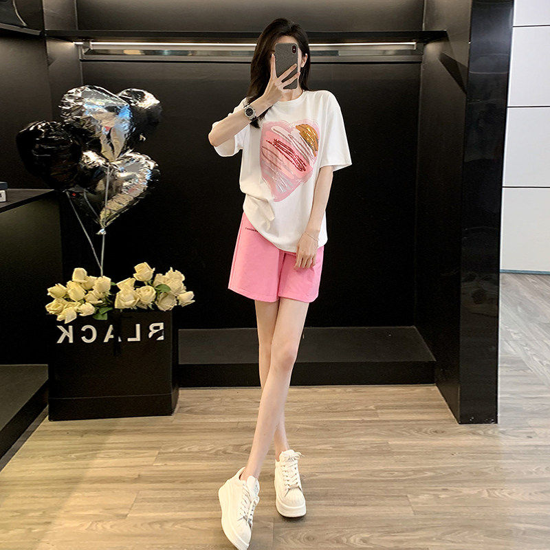 今年流行的女装休闲运动