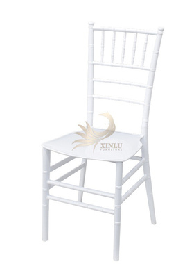 2025批发户外塑料白色chiavari椅子，带耐用PP材料椅子，用于庭院