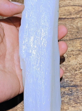 和田玉95山料，天然原石，肉质细腻，白度高，油润度好，605.5克