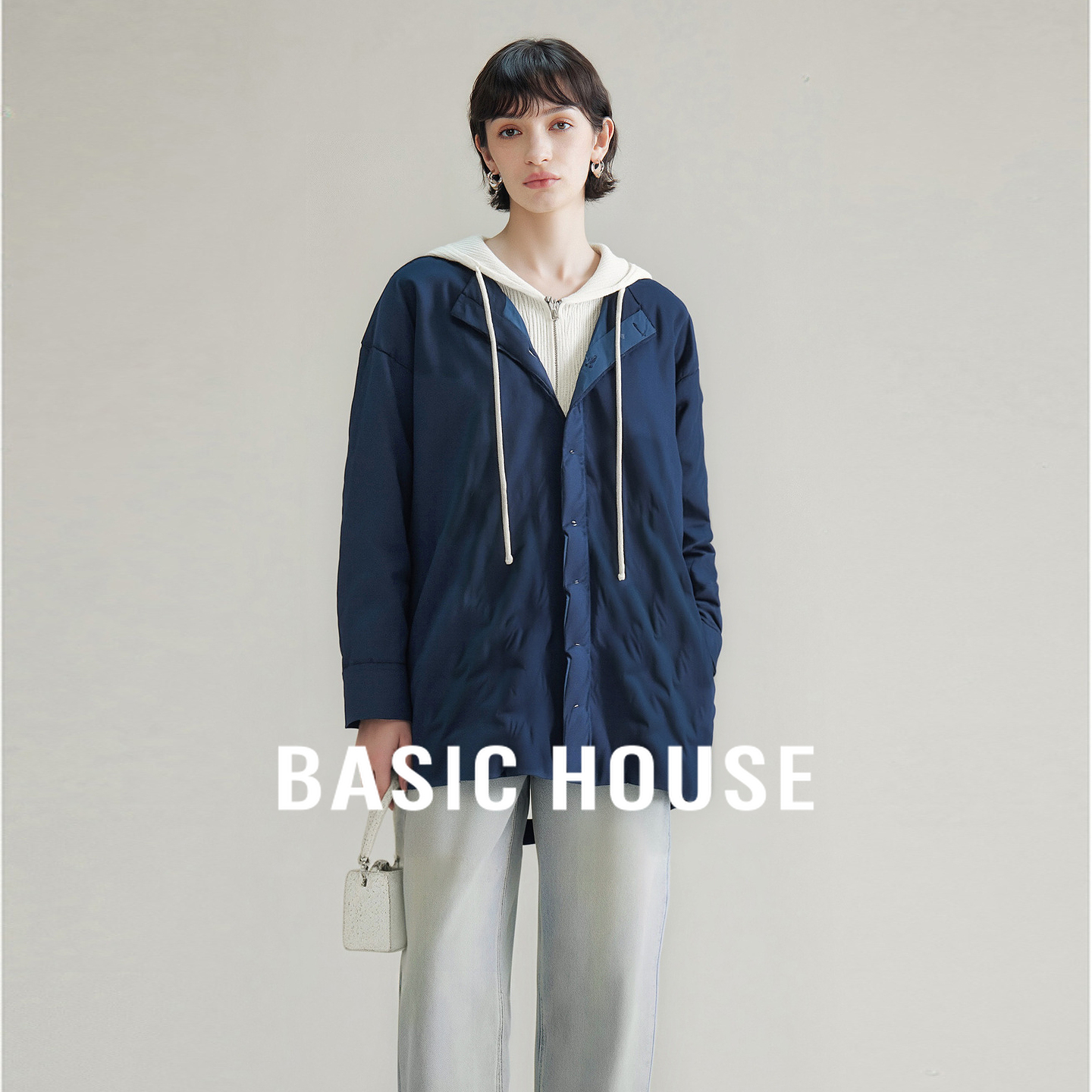 Basic House/百家好25冬季假两件带帽羽绒服女士抽绳简约短款上衣