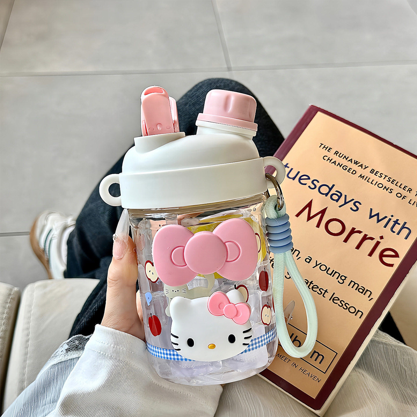 夏季hellokitty水杯女生高颜值可爱大容量吸管杯学生便携随行杯子