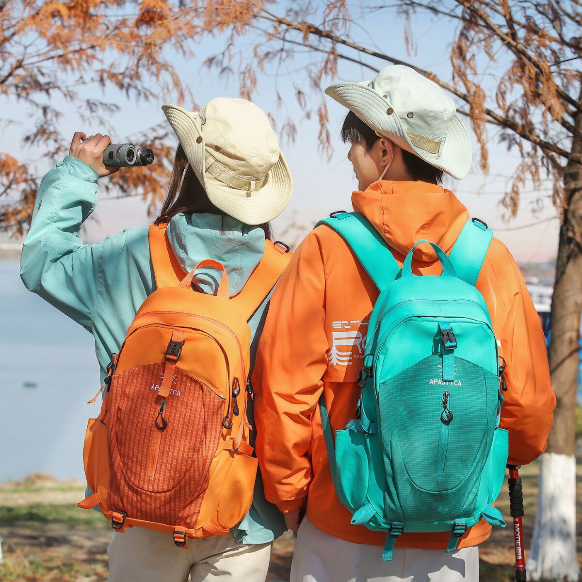 户外双肩包男女情侣大容量防泼水轻便登山徒步旅行背包女双肩旅游