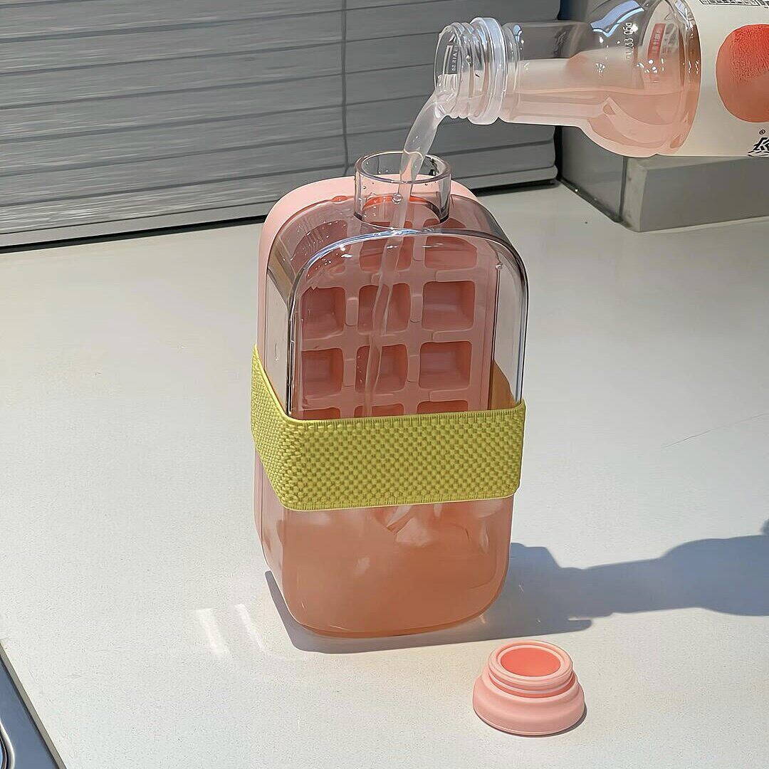 多功能水壶冰格按压式冰块模具可携式吸管随行杯矽胶大容量制冰盒