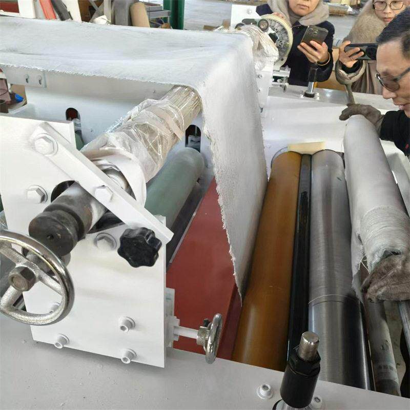玻纤布活性碳阻燃胶刮刀涂布机海绵涂胶机无纺布浸胶烘干设备