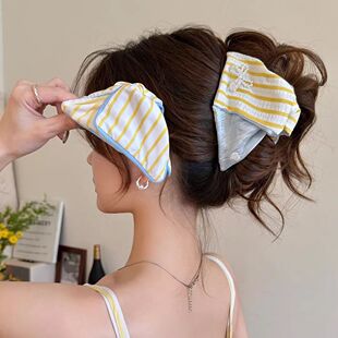盐系黄蓝条纹三角抓夹女高级感2025新款发夹后脑勺鲨鱼夹子头饰品