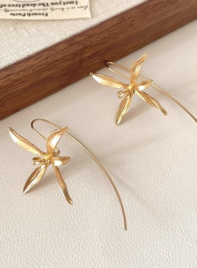 Vintage古着 Pure white iris耳饰