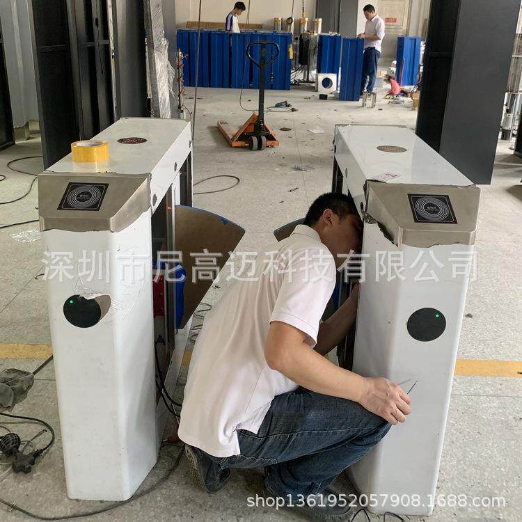 供应驾校考场入口门禁翼闸身份证刷卡人行匝道自动收缩不锈钢挡栅