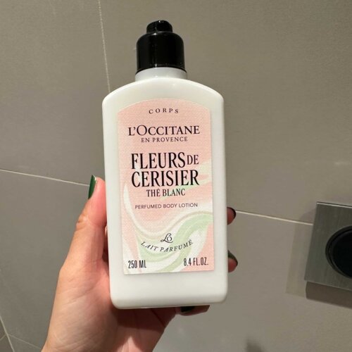 巴黎BC直邮 欧舒丹THÉ BLANC 樱花白茶香氛润肤露身体乳250ml