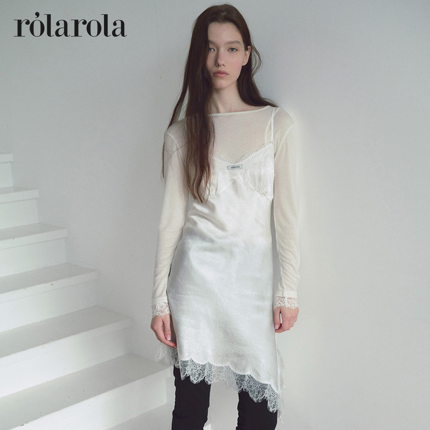 ROLAROLA2026年秋季蕾丝吊带连衣裙女中长款不规则下摆温柔气质裙