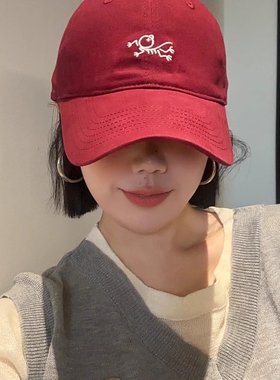 红色2025新款韩版刺绣棒球帽白男女款鸭舌帽宽帽檐大脸显脸小帽子