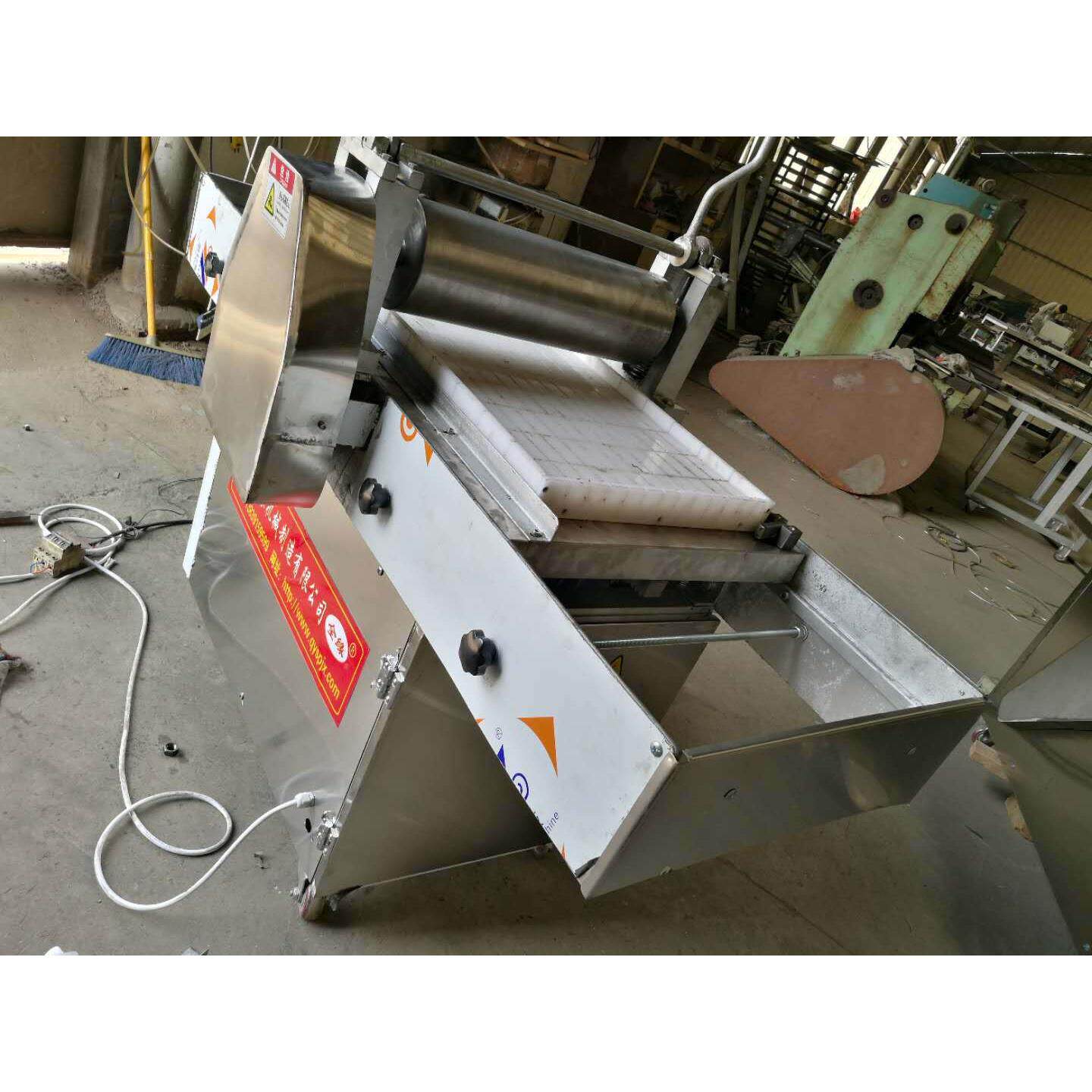 上海花生糖米花糖沙琪玛切块机棍式压块机,河南压块机烘培糕点