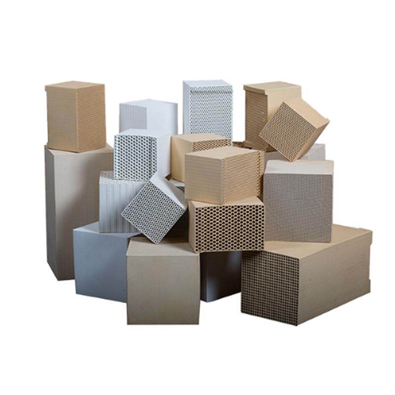 厂家供应圆形蜂窝陶瓷，蜂窝陶瓷蓄热体新风系统窝陶瓷摧化剂