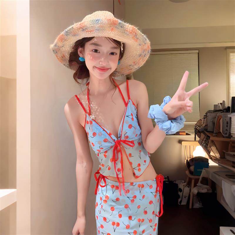 泳衣女款樱桃两件式比基尼泡温泉泰式独特带罩衫四件套海边度假泳