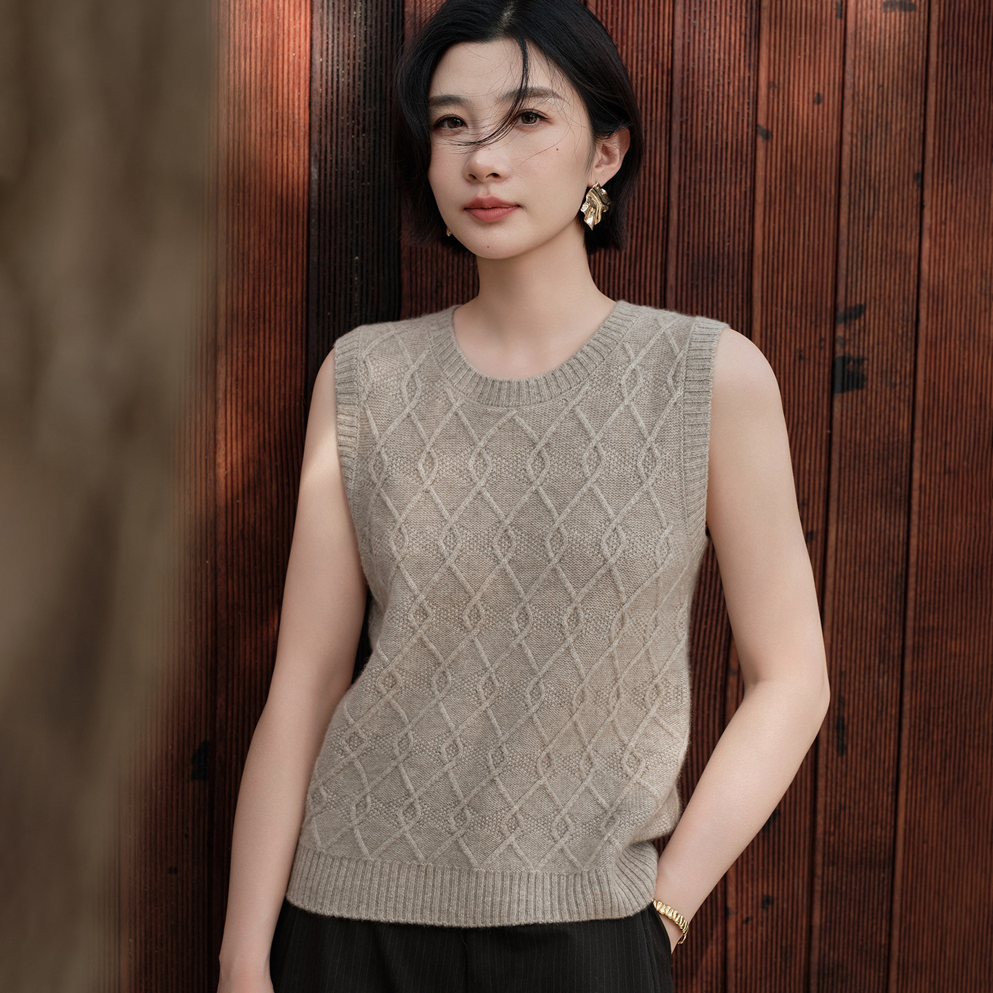 100%山羊绒菱形块女士圆领背心羊绒马甲时尚百搭简约显瘦无袖上衣,女装/女士精品,羊绒衫,淘宝优惠券,粉丝福利购,淘宝优惠卷