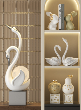 软装高级感摆件2025新款家居好物中古风客厅隔断电视机酒柜装饰品