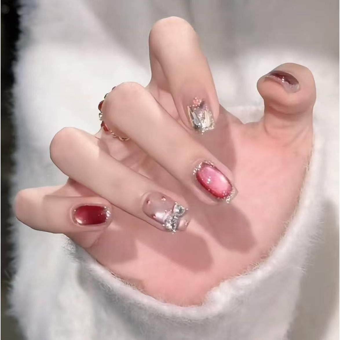 【蔓越莓酒】纯手工穿戴甲爆闪蝴蝶钻显白玫红猫眼波点短款美甲贴,彩妆/香水/美妆工具,穿戴甲/甲片,淘宝优惠券,粉丝福利购,淘宝优惠卷