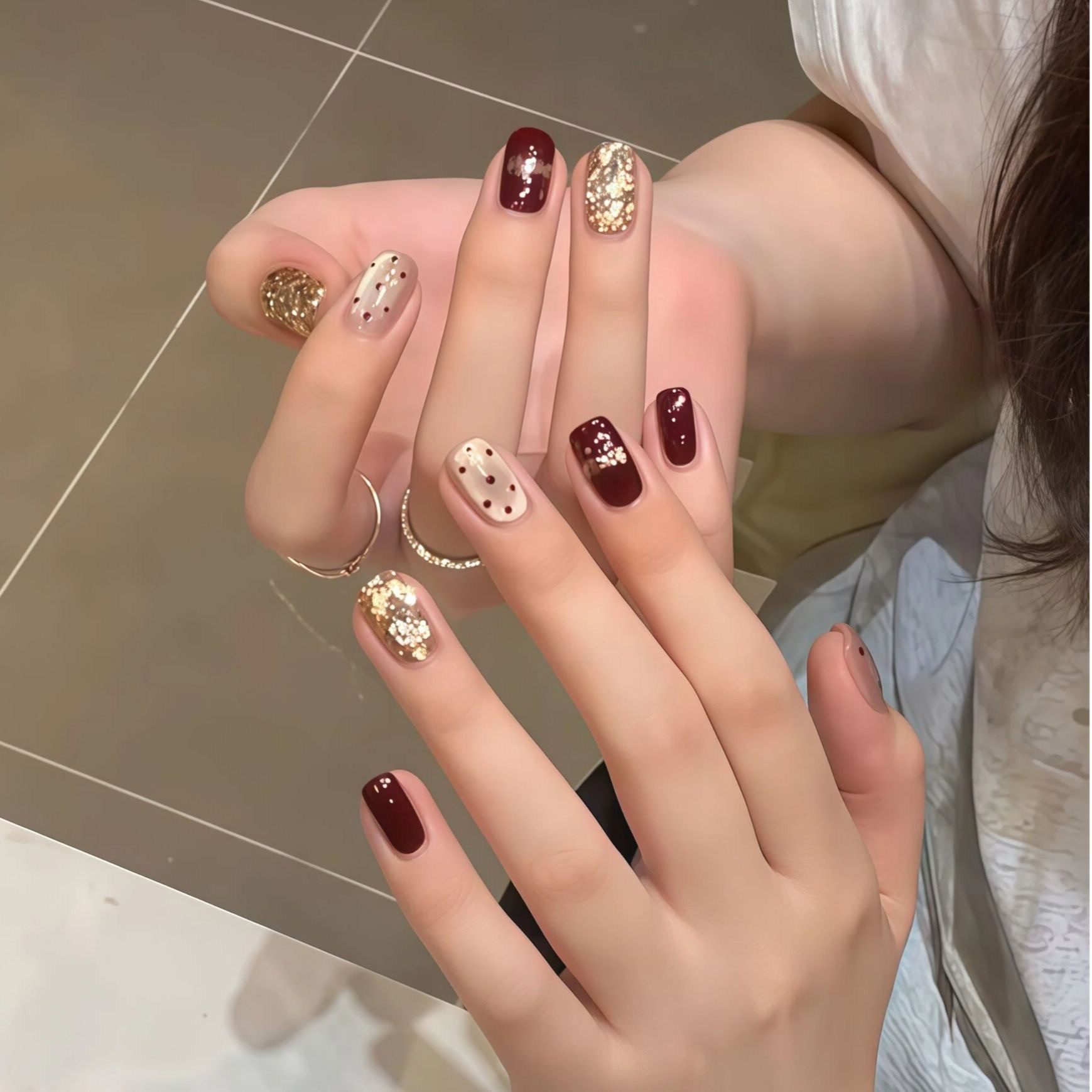 【酒红迷踪】纯手工穿戴甲秋冬高级感气质显白红色宝石碎钻短款美,彩妆/香水/美妆工具,穿戴甲/甲片,淘宝优惠券,粉丝福利购,淘宝优惠卷