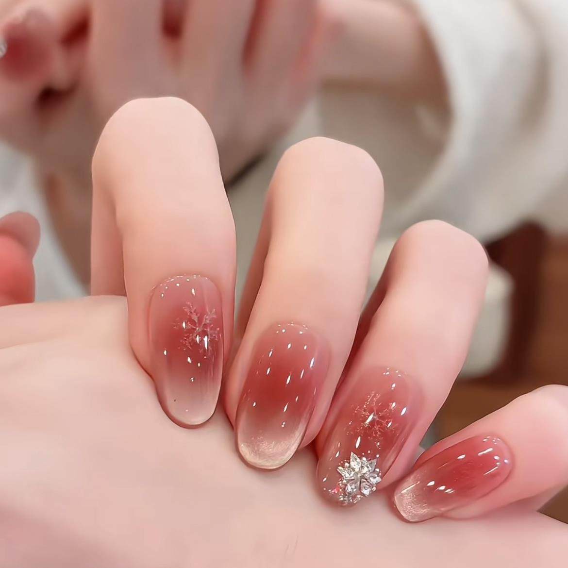 【雪花梦境】纯手工穿戴甲秋冬爆闪雪花猫眼美甲高级气质显白可拆,彩妆/香水/美妆工具,穿戴甲/甲片,淘宝优惠券,粉丝福利购,淘宝优惠卷