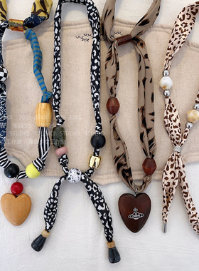 捧猫家~复古多元素丝巾项链