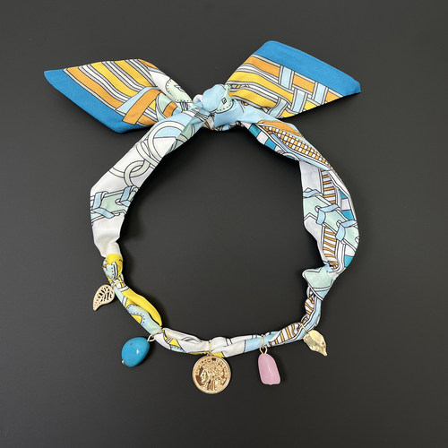 Vintage古着 Blue silk scarf metal portrait beaded necklace