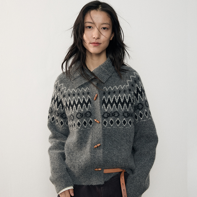 费尔岛提花毛衣牛角扣开衫