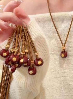 红色滴釉小胖福挂绳项链新年氛围