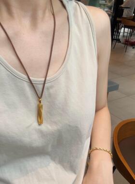 福字扭转乾坤！金色吊坠项链轻奢