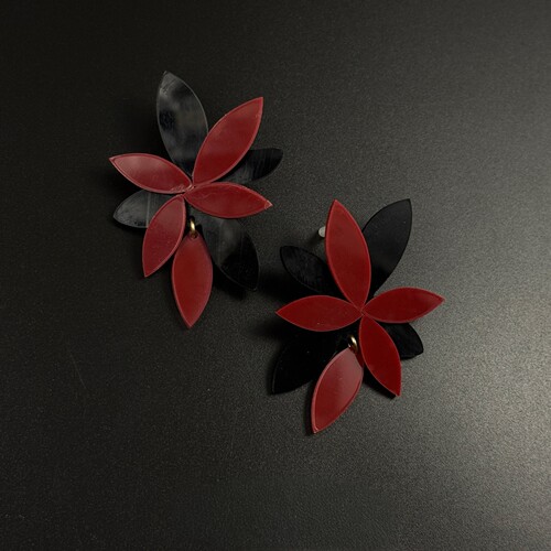中古复古红黑撞色花瓣耳钉设计感