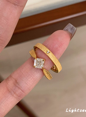 中古金色拉丝小方糖超闪星芒戒指