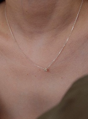 简约花朵项链女款2025新款高级感