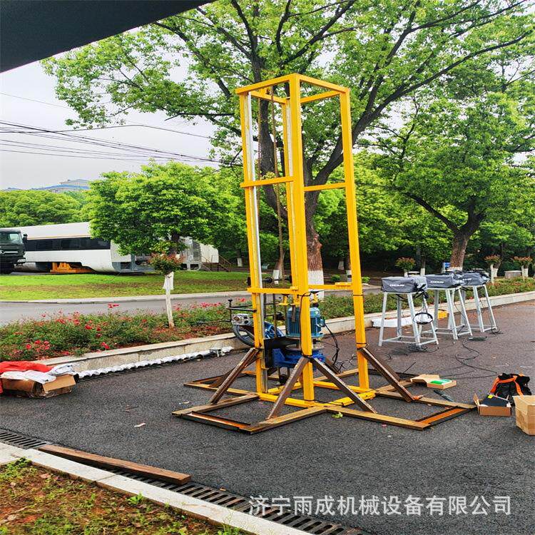 狭小地方光伏打桩机 可移动螺旋打桩钻机 湖南光伏螺旋植桩机