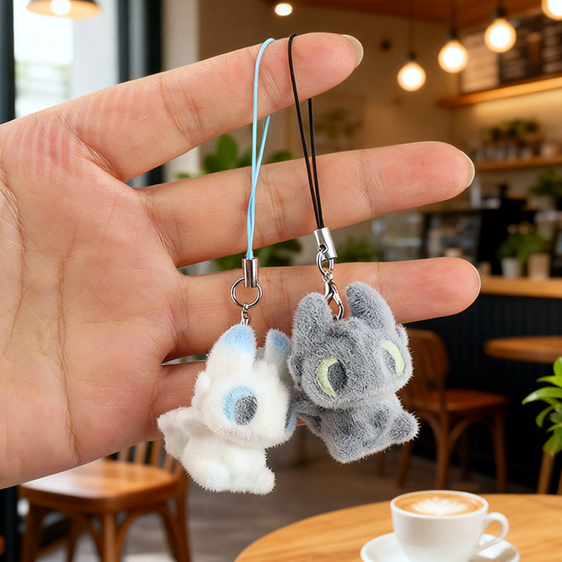 小红书同款创意小礼品无牙仔光煞情侣手机链驯龙高手公仔包包挂件