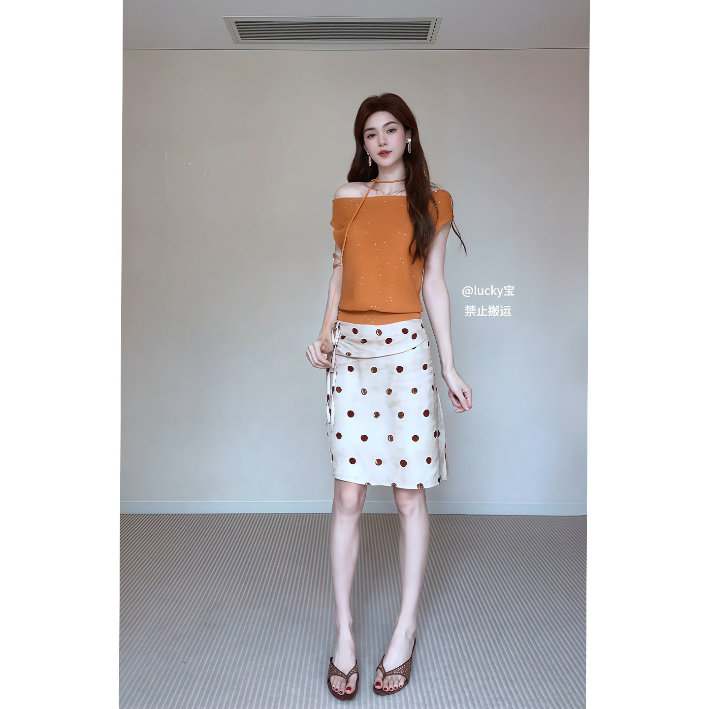 昕羽垚STUDIO 夏季橘色荡领露肩冰丝针织衫百搭波点半身裙两件套