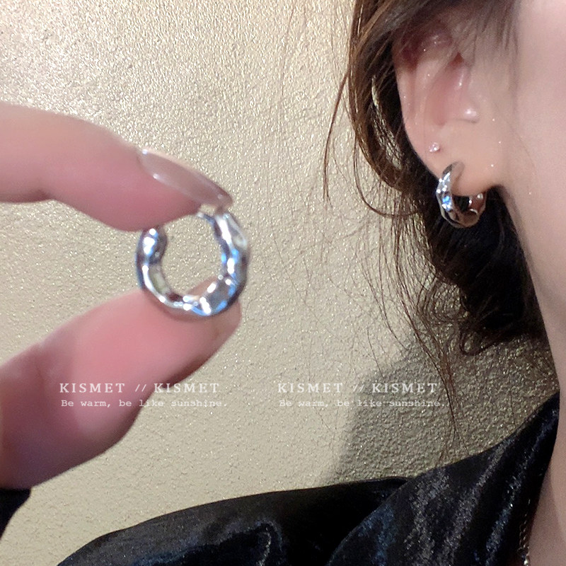 通勤百搭小众设计高级感金属肌理质感耳环简约小耳圈气质耳钉耳饰