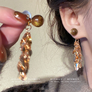 金羽满堂 美拉德虎眼石麦穗流苏耳钉女秋冬气质精致耳饰2025新款