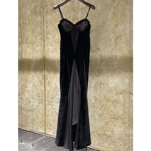 SASA法式黑色吊带连衣裙早春新款时尚洋气减龄设计感小众气质长裙