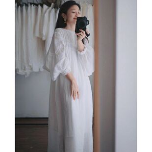 2024年法式赫本风高级感白色连衣裙秋季温柔风甜美公主风长裙女
