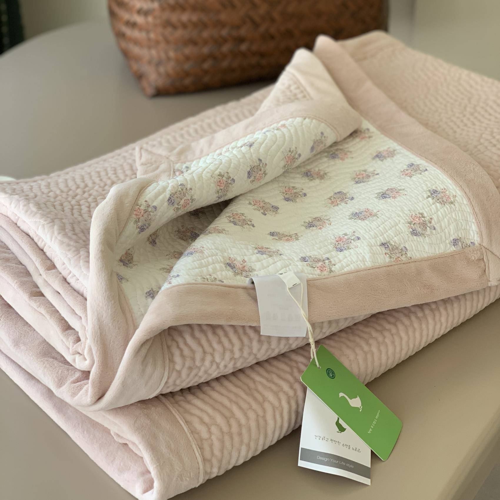 韩国大鹅秋冬加厚A面天丝B面超柔绒床盖单件保暖夹棉防滑床单炕盖