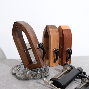 手工缝线木夹 大拿木作 榫卯结构黑胡桃实木手工皮具万向桌面款