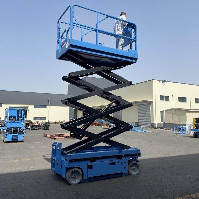 全自行剪叉式电动升降工作台室内室外高空作业车液压自行走升降机