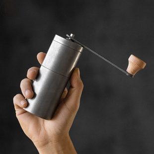 小型磨豆机不锈钢咖啡豆研磨器手动复古磨豆磨粉器钢芯手摇可调节