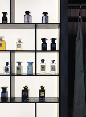 现代轻奢男士女士香水摆件样板房衣帽间展示摄影网红ins装饰道具