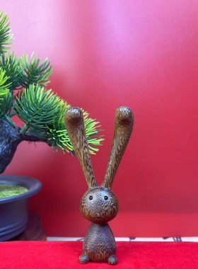 沉香木创意摆件小兔子按摩棒提拉下颌线按压太阳穴礼物解压刮痧