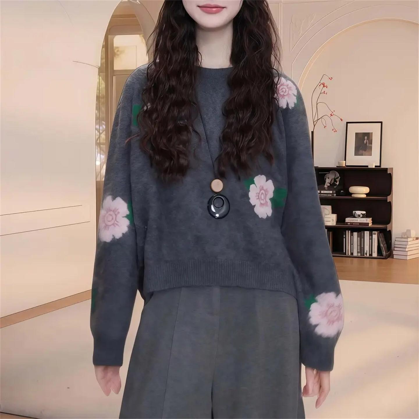 灰色圆领套头花朵毛衣女款2026秋冬新款ins风印花慵懒长袖针织衫