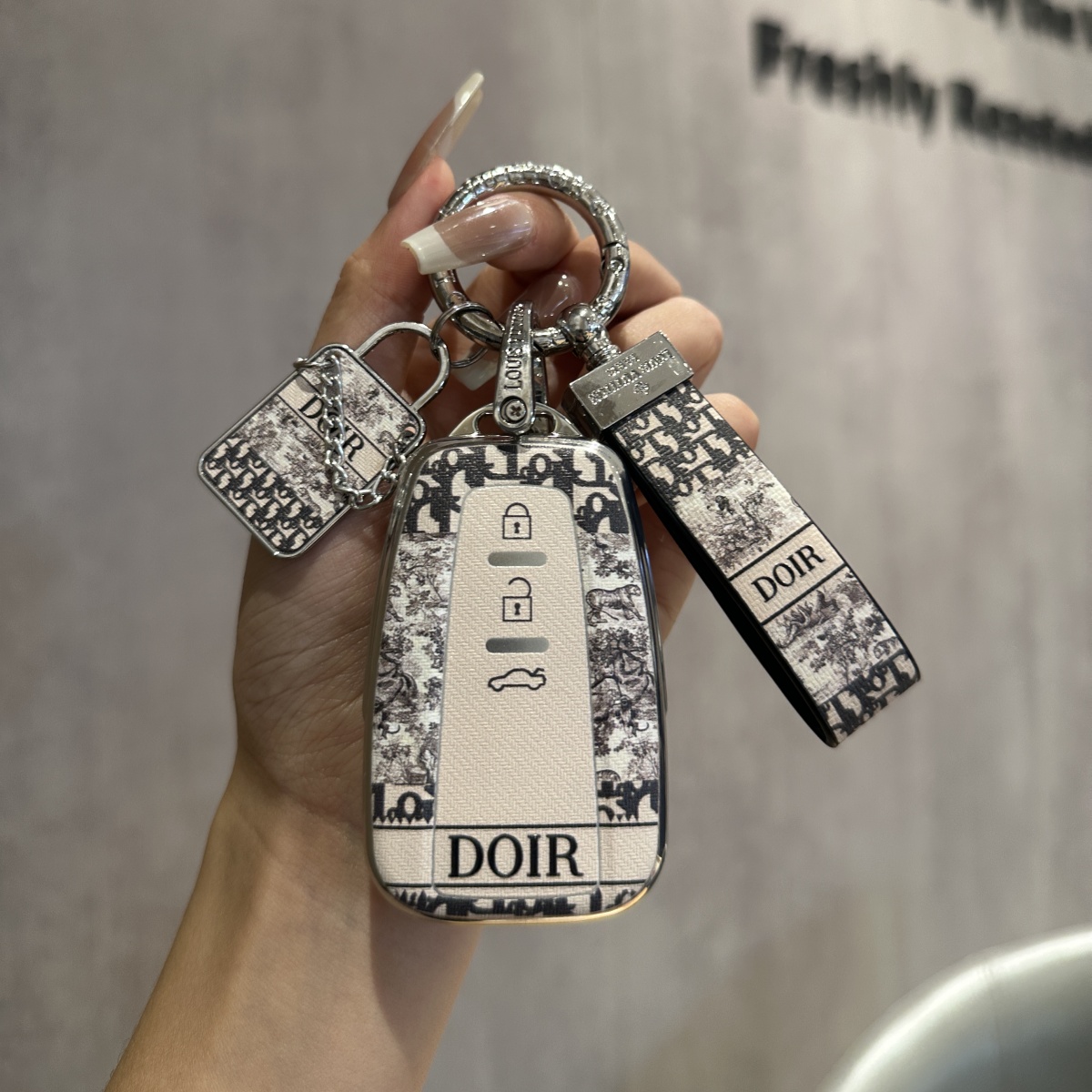 适用丰田卡罗拉钥匙套雷凌锐放折叠锐志荣放车汉兰达锋威兰达壳扣