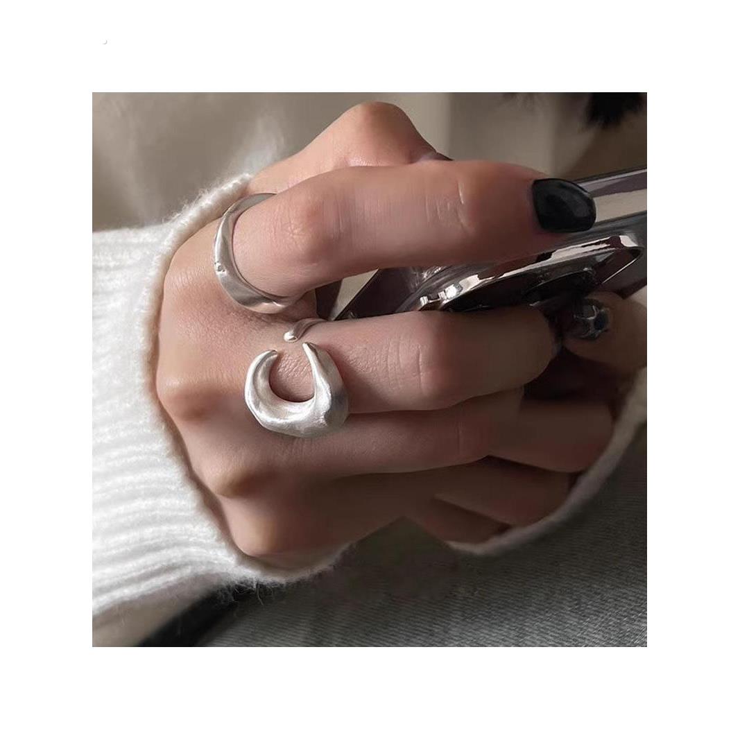 冷淡风戒指女磨砂质感凹凸不平月亮字母轻奢高级感指环不规则个性