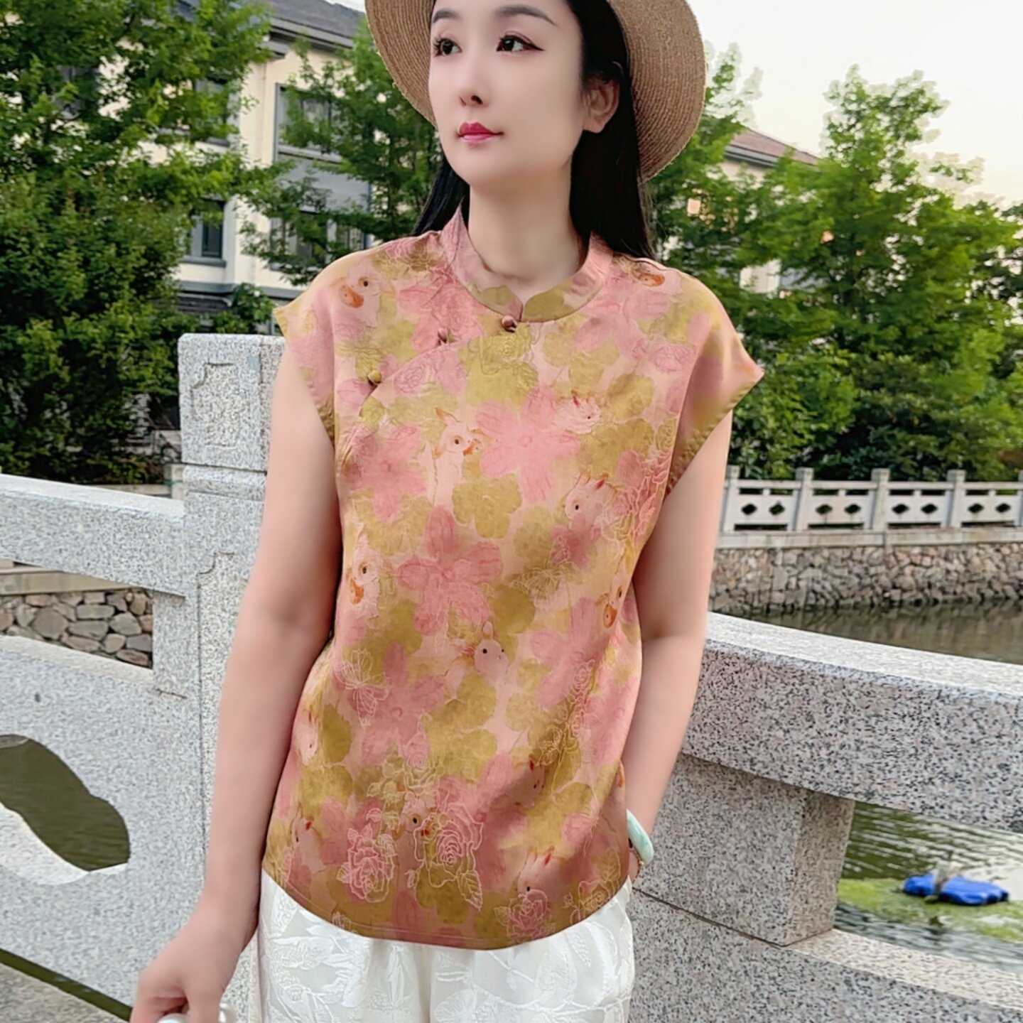 新中式真丝短袖上衣女立领100桑蚕丝红云纱花萝衬衫粉色通勤国风