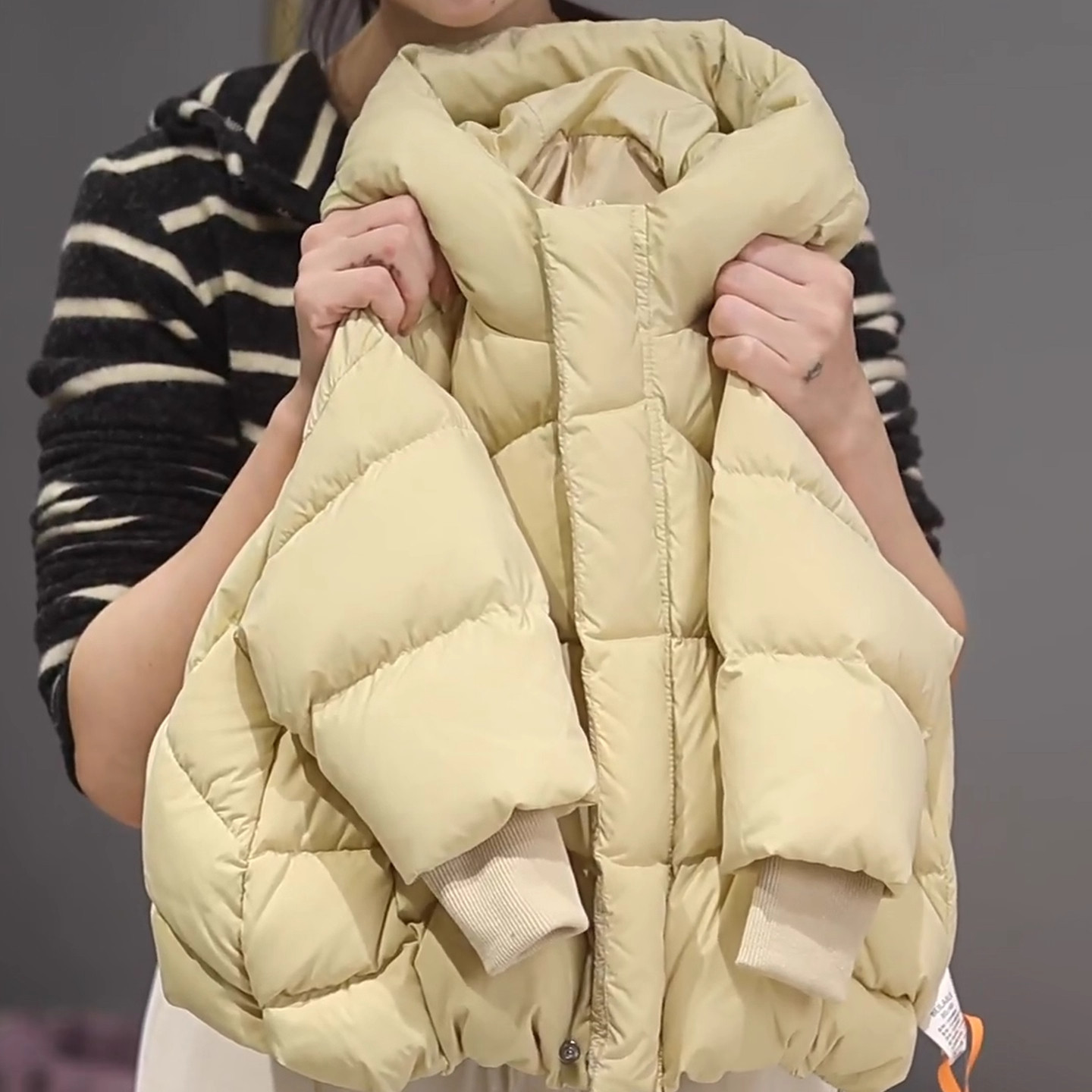 冬季女童短款加厚保暖连帽羽绒服